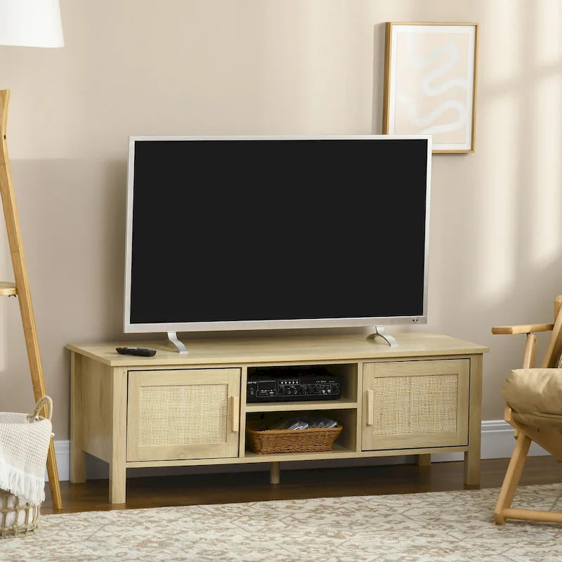 Mueble de TV boho de madera natural con puertas de ratán, apto para televisores de hasta 60"