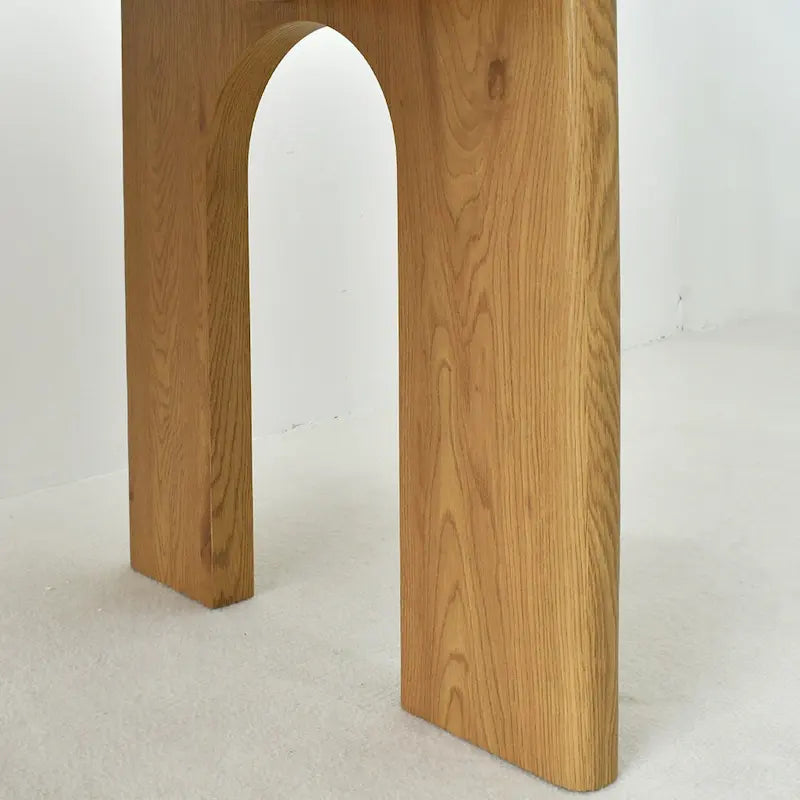 Mesa de comedor de pedestal ovalada de roble, base calada, con capacidad para 4 a 6 personas