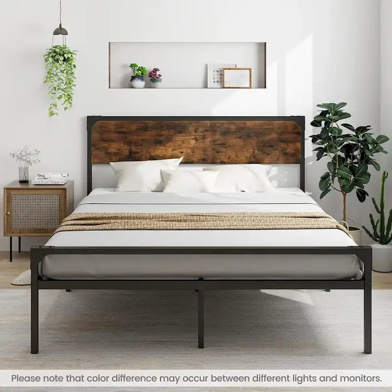 Cama de plataforma rústica marrón y negra con cabecera y piecera, tamaño Full/Queen