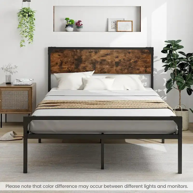 Cama de plataforma rústica marrón y negra con cabecera y piecera, tamaño Full/Queen